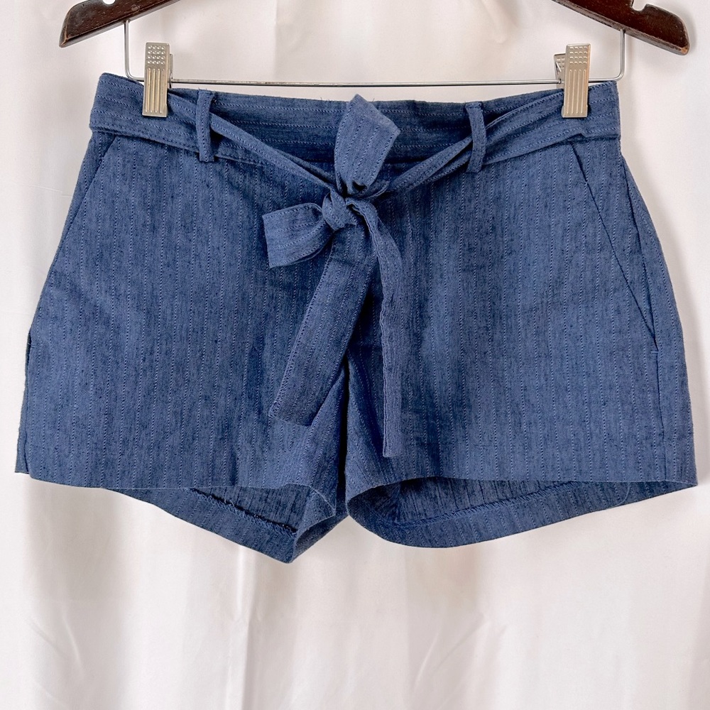 Banana Republic 3” Petite Chambray Linen Blend Shorts